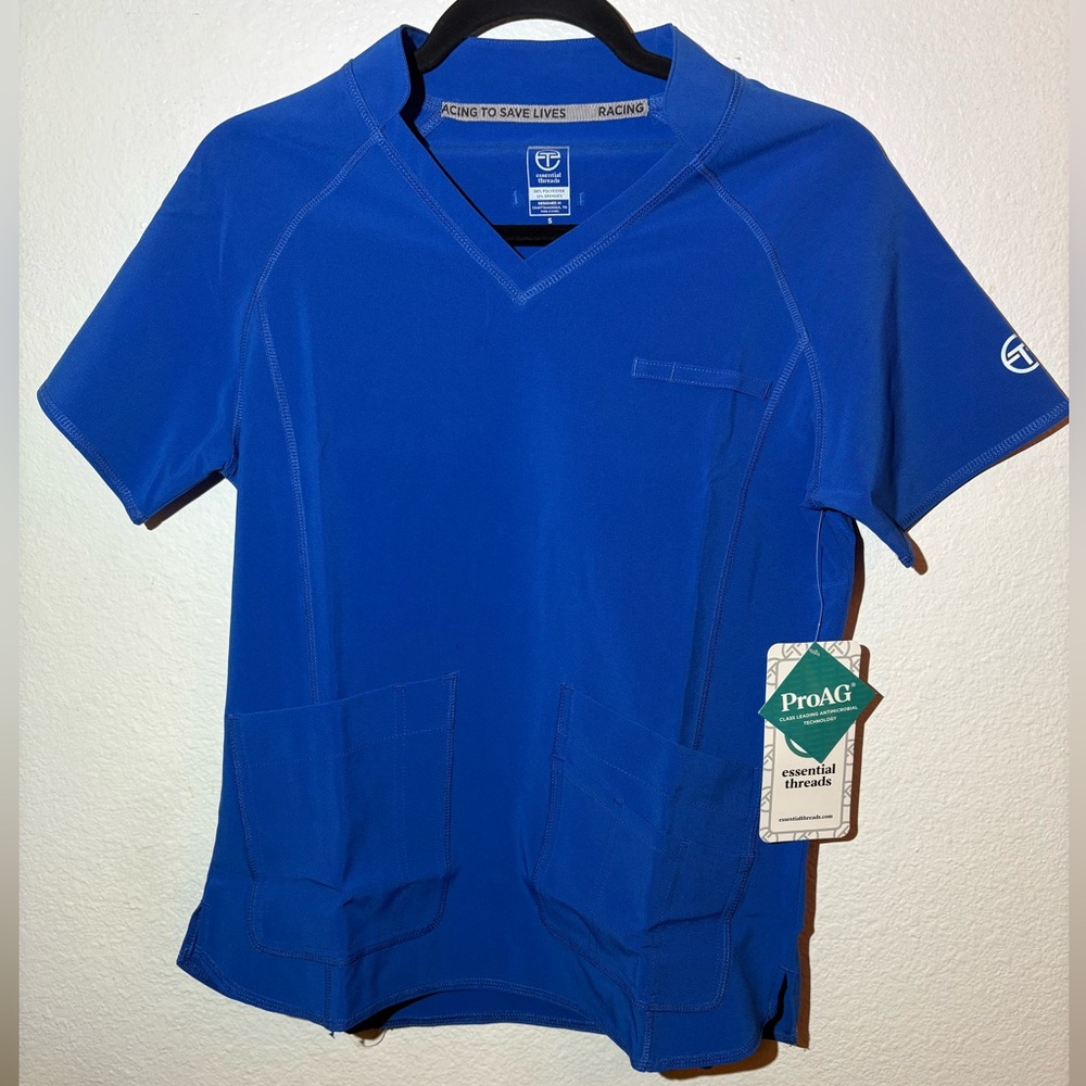 Essential threads Scrub Top